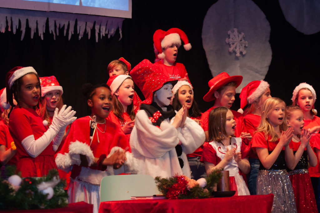 0010 Musical Hoezo Feest 15-12-2019