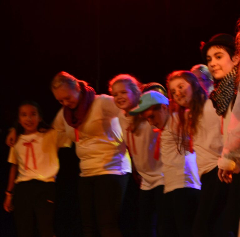 K 5 Samen applaus in ontvangst nemen